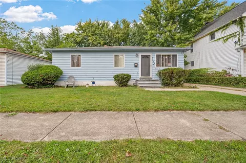 5646 Adams Ave, Maple Heights, OH 44137