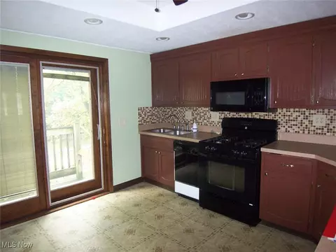 Kitchen - 2050 W River Rd S, Elyria, OH 44035 photo 2 of 2