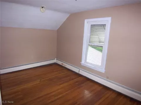 Bedroom - 2050 W River Rd S, Elyria, OH 44035 photo 2 of 3