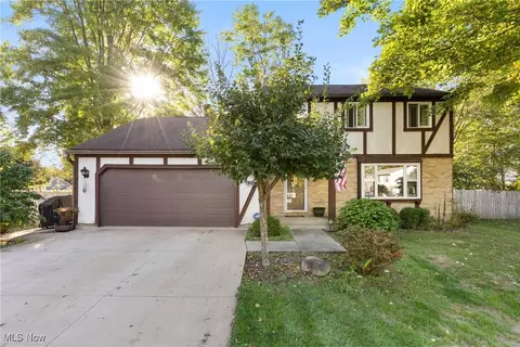 2626 Northam Cir NW, North Canton, OH 44720