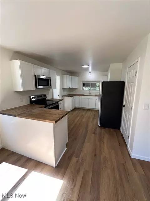 Kitchen - 42764 Buckeye, Flushing, OH 43977 photo 1 of 2