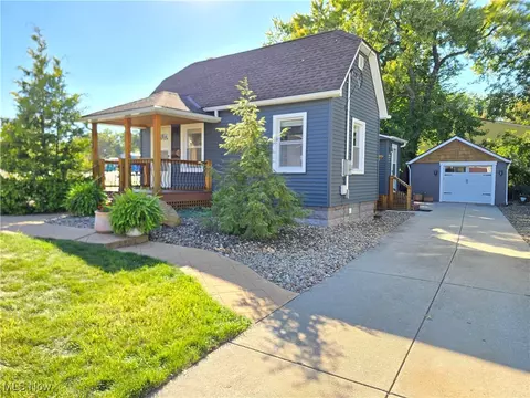 1514 Garden Dr, South Euclid, OH 44121