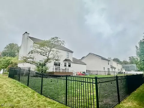 411 Treeview Dr, Wadsworth, OH 44281 photo 4