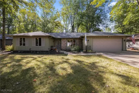 32567 Oakhurst Dr, North Ridgeville, OH 44039