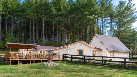 59765 Kennonsburg Rd, Salesville, OH 43778