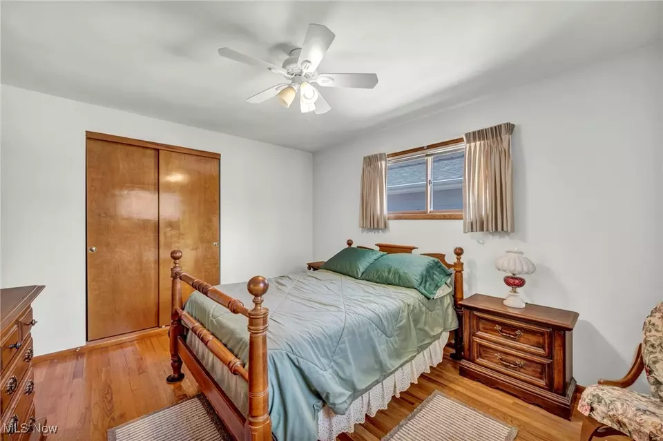 Bedroom - 13732 Carpenter Rd, Garfield Heights, OH 44125 photo 7 of 11