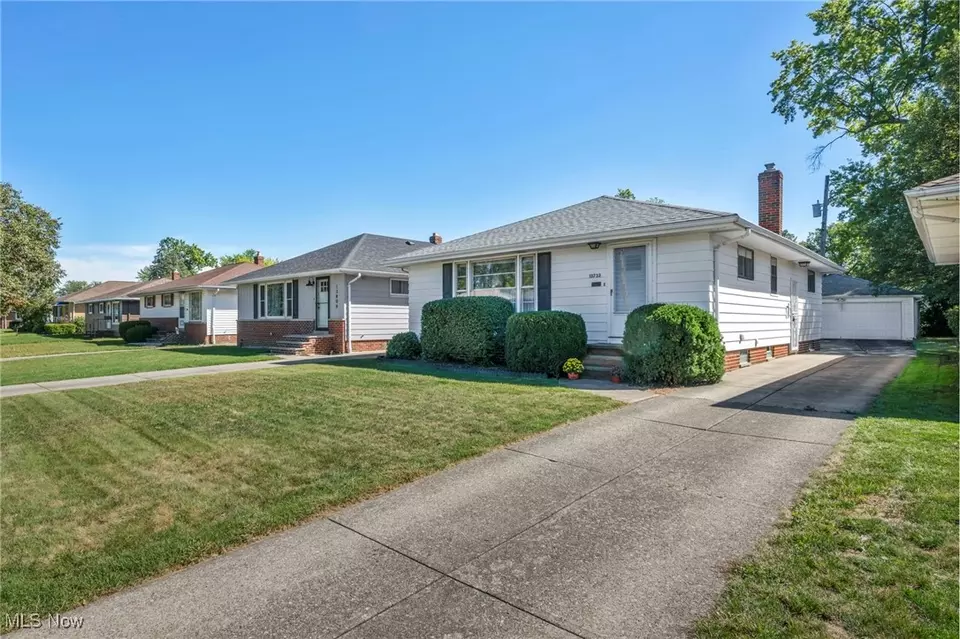 Exterior - 13732 Carpenter Rd, Garfield Heights, OH 44125 photo 6 of 9