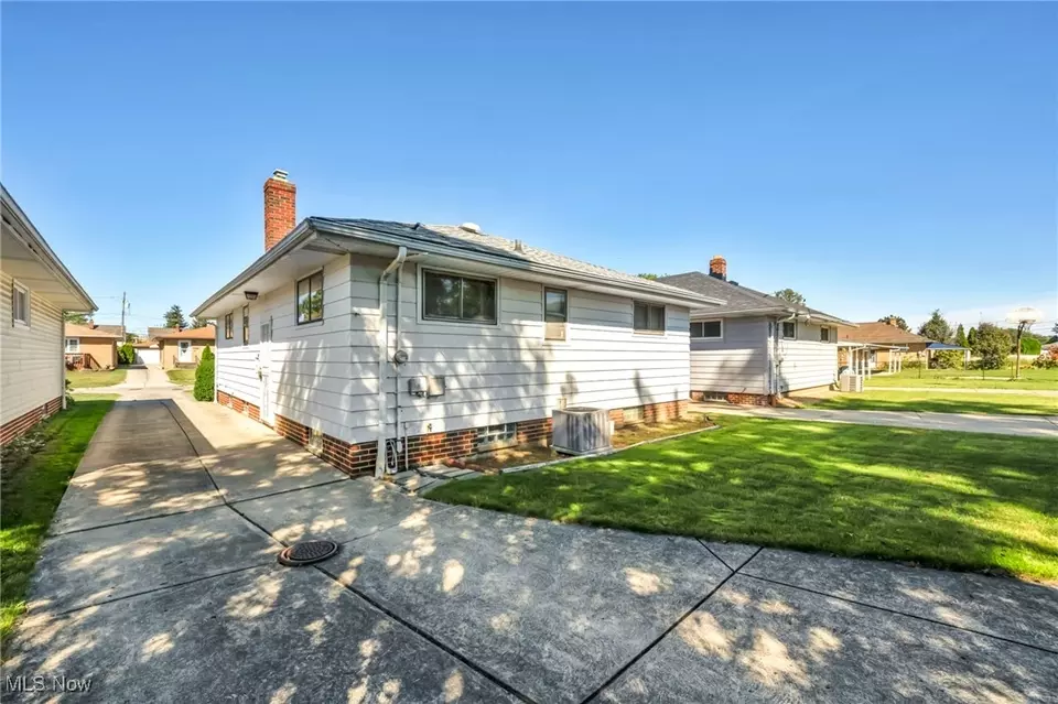 Exterior - 13732 Carpenter Rd, Garfield Heights, OH 44125 photo 2 of 9