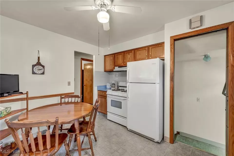 Kitchen - 13732 Carpenter Rd, Garfield Heights, OH 44125 photo 3 of 3