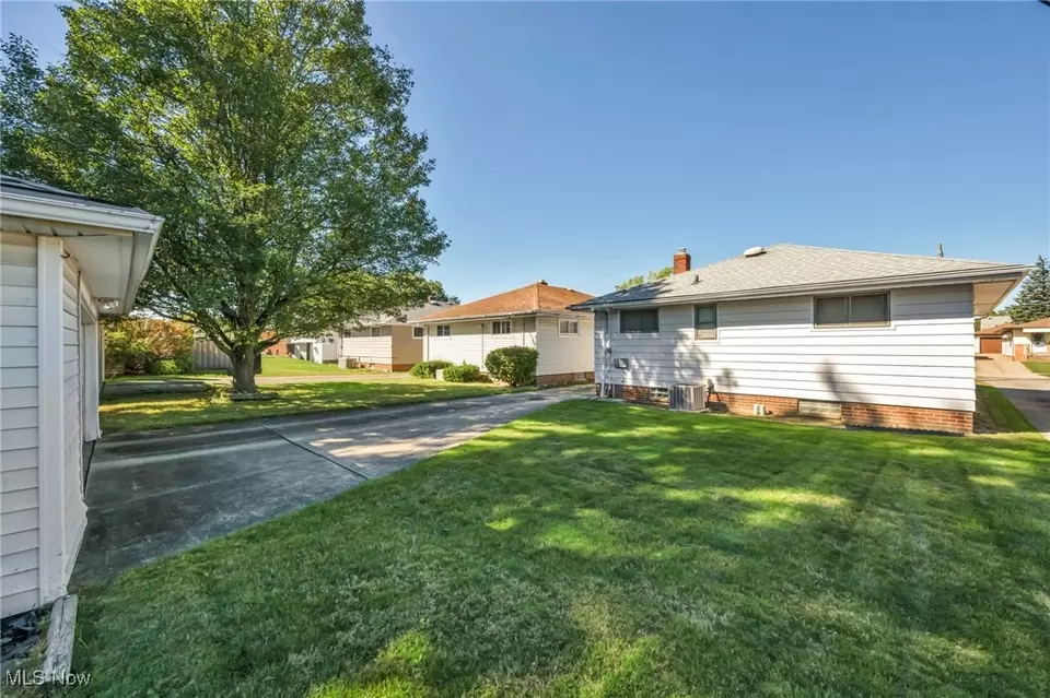 Exterior - 13732 Carpenter Rd, Garfield Heights, OH 44125 photo 4 of 9