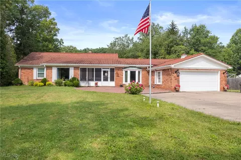 11632 Robson Rd, Grafton, OH 44044
