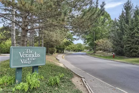 26101 Village Ln #203, Beachwood, OH 44122