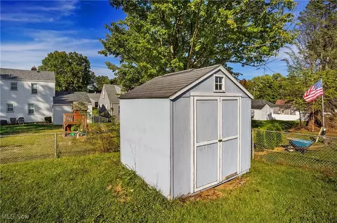 Exterior - 39 Renee Dr, Struthers, OH 44471 photo 3 of 3