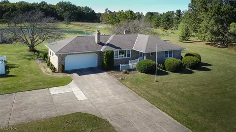 16000 Island Rd, Grafton, OH 44044