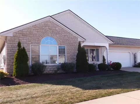 136 Arrow Ct, Elyria, OH 44035