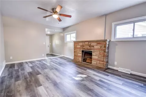 334 E 238th St, Euclid, OH 44123 photo 8