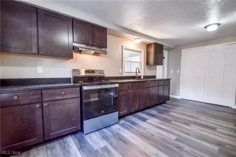 334 E 238th St, Euclid, OH 44123 photo 10
