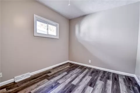 334 E 238th St, Euclid, OH 44123 photo 15