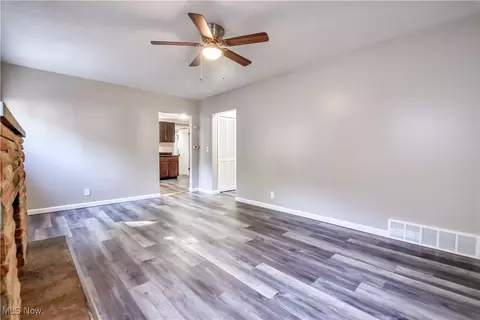 334 E 238th St, Euclid, OH 44123 photo 6