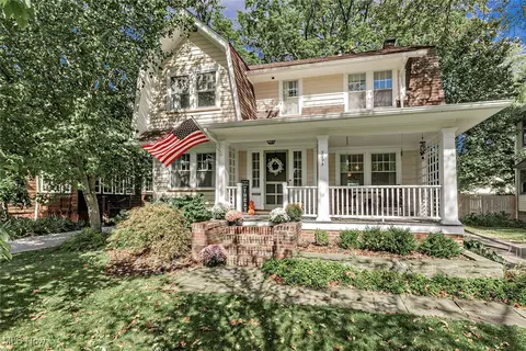 2995 Essex Rd, Cleveland Heights, OH 44118
