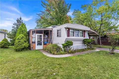 1471 Lancelot Dr, Streetsboro, OH 44241