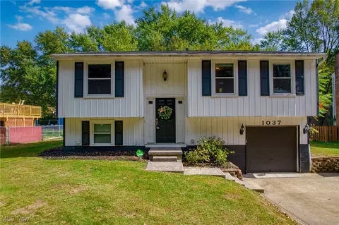 1037 Verona Dr, Kent, OH 44240