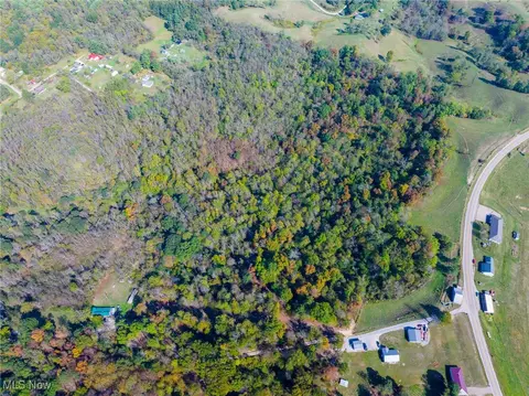 Richards Road, Cambridge, OH 43725