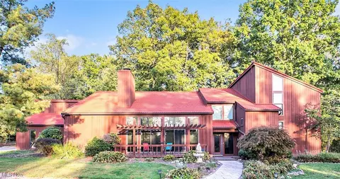 3085 Hamlin Rd, Medina, OH 44256