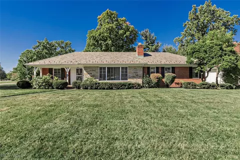 1148 Rutherford Rd, Cleveland Heights, OH 44112