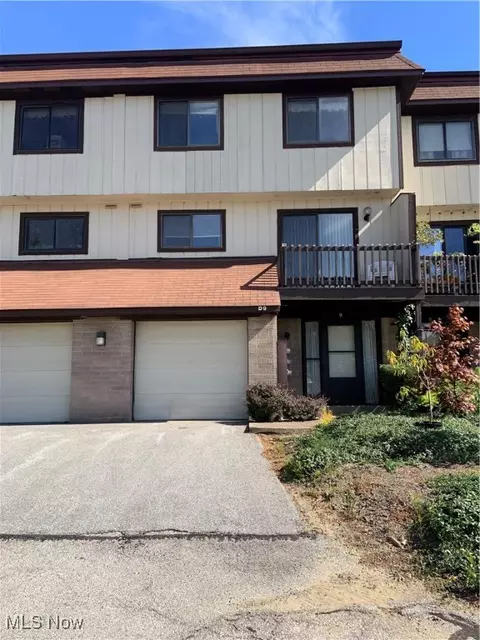 9956 Johnnycake Ridge Rd #D9, Concord, OH 44077