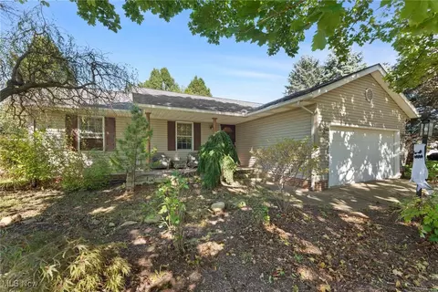 3461 Donegal Dr NE, Canton, OH 44721