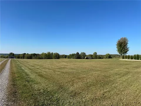 4534 Township Road 447, Walnut Creek, OH 44681