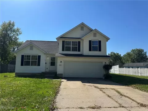 9137 Maple Grove Rd, Windham, OH 44288