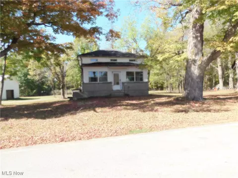 2009 Sodom Hutchings Rd NE, Vienna, OH 44473