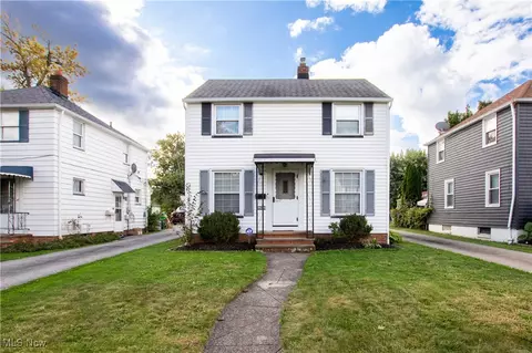 12912 Thraves Rd, Garfield Heights, OH 44125