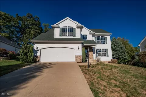 9729 Emerald Hill St NW, Canal Fulton, OH 44614