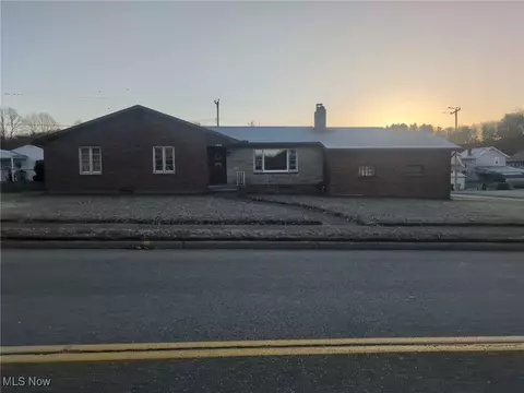 1000 N 2nd St, Dennison, OH 44621