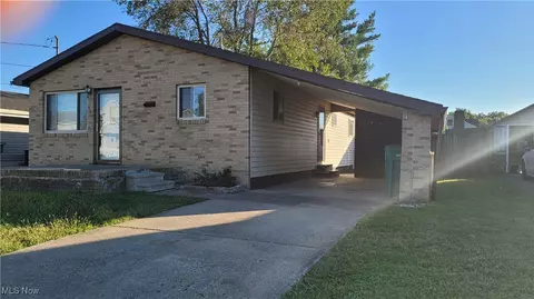 906 19th St, Vienna, WV 26105