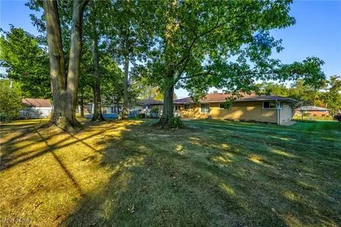 1682 E Parkhaven Dr, Seven Hills, OH 44131 photo 34