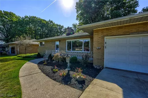 1682 E Parkhaven Dr, Seven Hills, OH 44131 photo 6