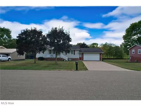 834 Geneva St SW, Sugarcreek, OH 44681
