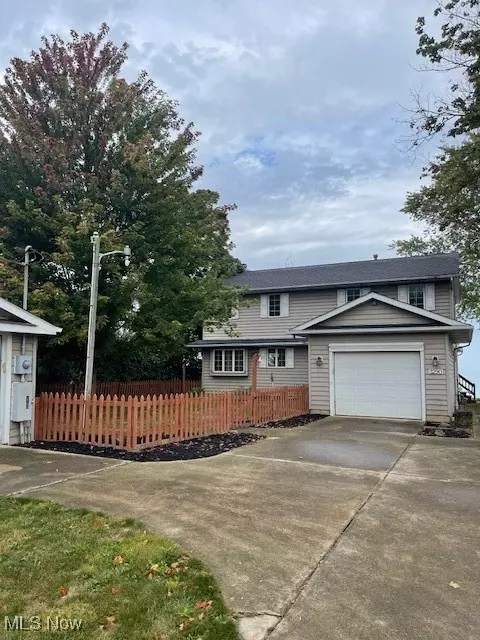 3290 Edgewater Blvd, Vermilion, OH 44089