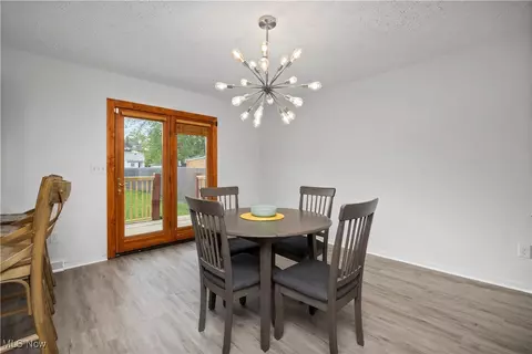 Dining - 1960 E 33rd St, Lorain, OH 44055 photo 2 of 4