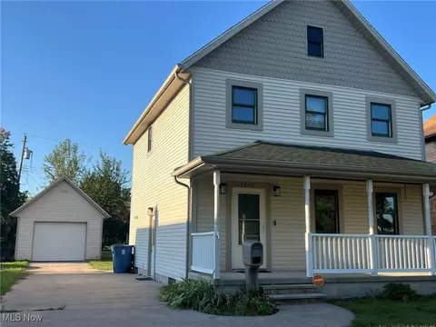 Exterior - 1960 E 33rd St, Lorain, OH 44055 photo 4 of 6