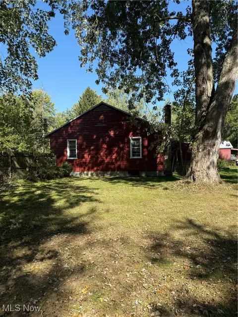 2302 Walter Main Rd, Geneva, OH 44041 photo 3