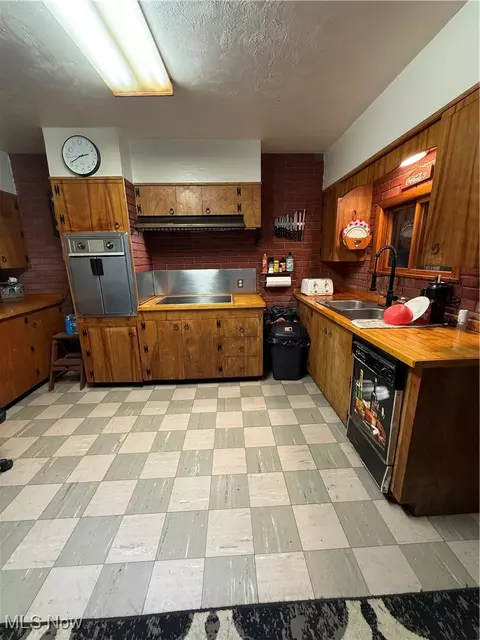 2302 Walter Main Rd, Geneva, OH 44041 photo 9