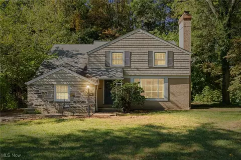 20975 Farnsleigh Rd, Shaker Heights, OH 44122