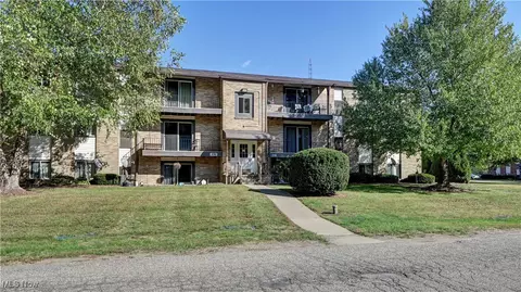 5190 Emil Ave SW #407, Navarre, OH 44662