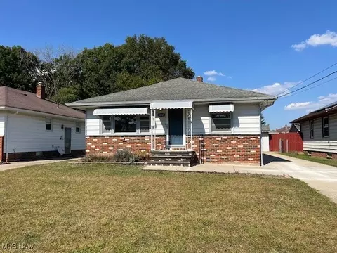 12025 Orme Rd, Garfield Heights, OH 44125