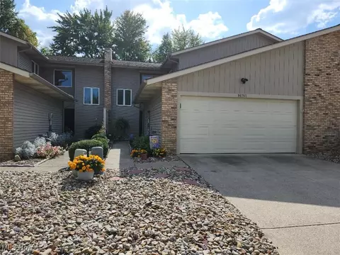 16761 Orchard Grove Dr #6808 A, Middleburg Heights, OH 44130